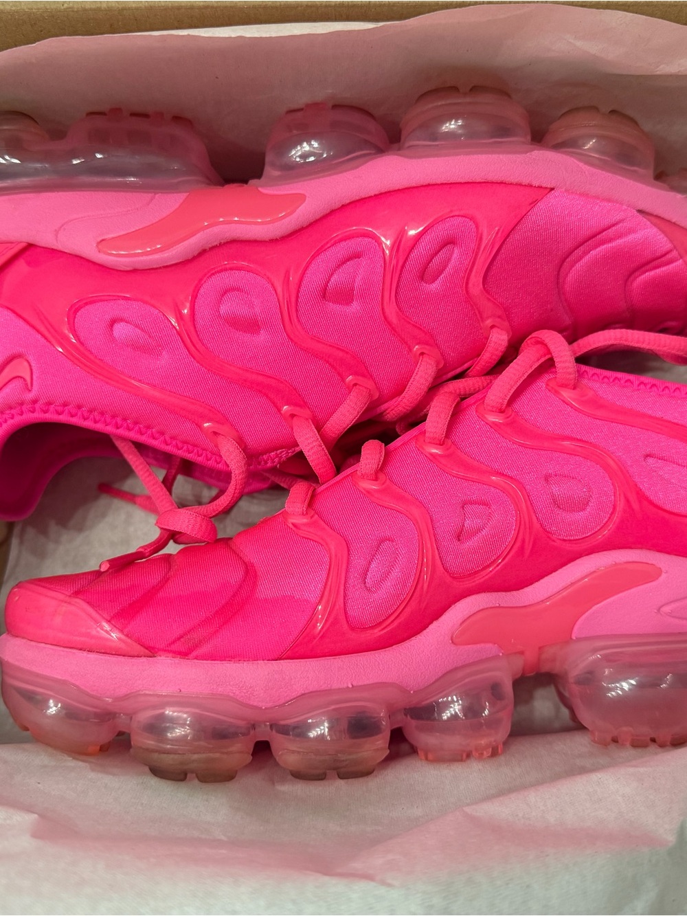Nike Air VaporMax Plus “Hyper Pink”